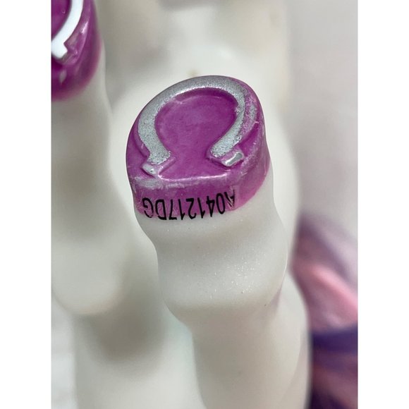 Breyer Luna, Color Changing Unicorn 7”x7” White/pink/purple - Picture 5 of 5